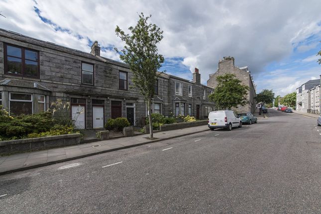 5 bed flat for sale