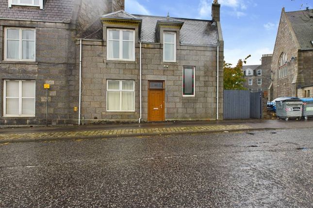 4 bed end terrace house for sale