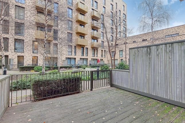4 bed flat for sale