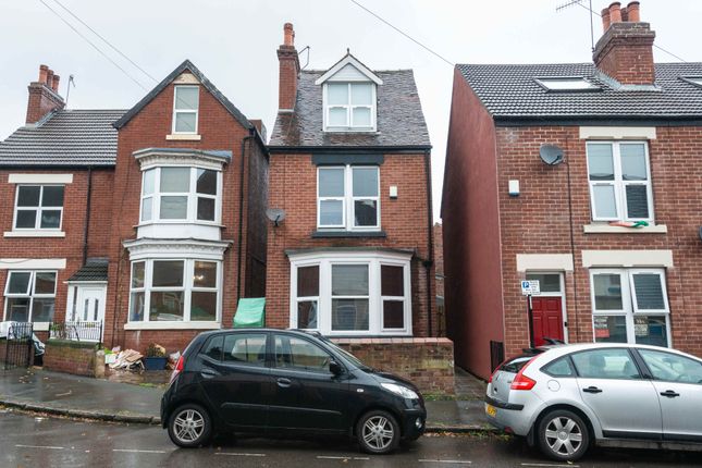 5 bed detached house for sale