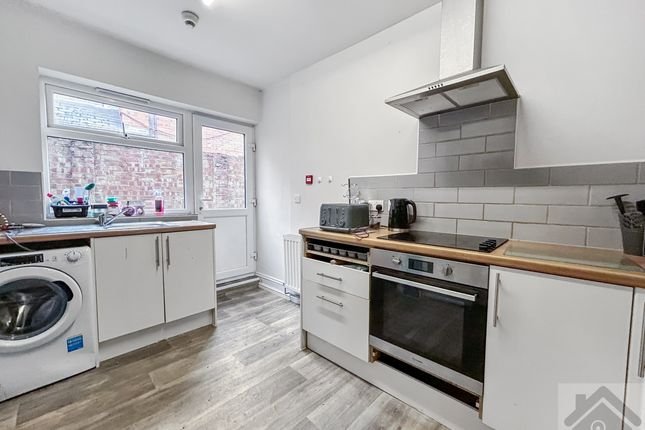 5 bed terraced house for sale