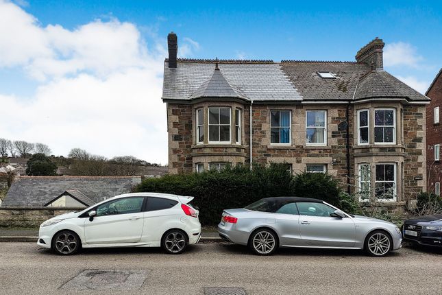 6 bed semi-detached house for sale