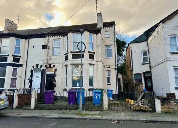 6 bed end terrace house for sale