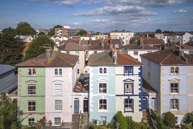 4 bed town house for sale