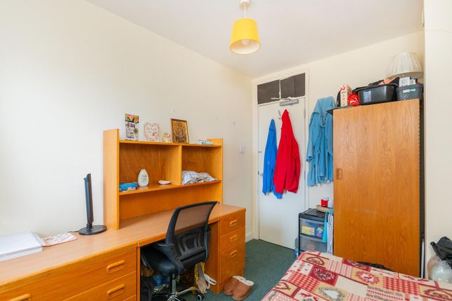 5 bed flat for sale