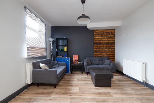 6 bed end terrace house for sale