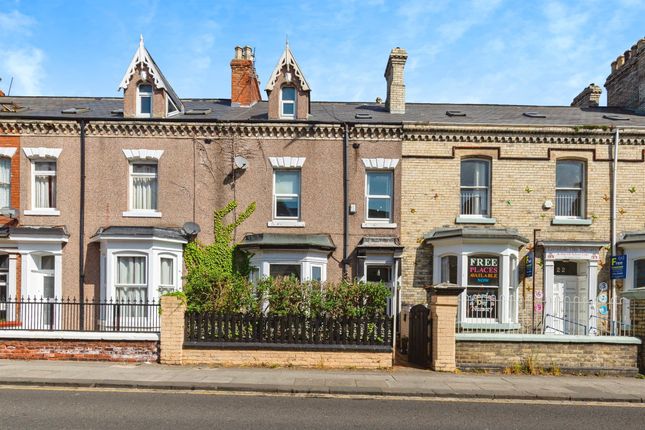 6 bed terraced house for sale