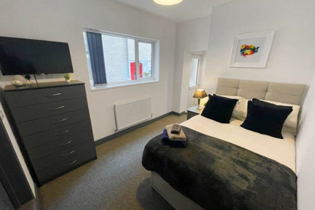 4 bed terraced house for sale