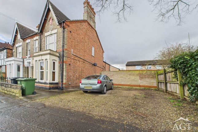 5 bed detached house for sale