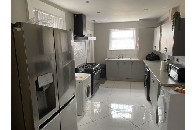 5 bed terraced house for sale