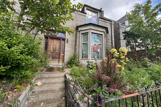4 bed semi-detached house for sale