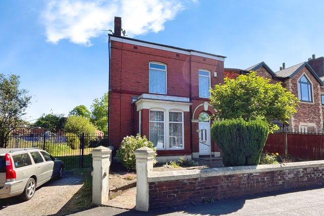 5 bed detached house for sale