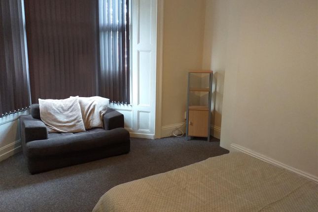 6 bed terraced house for sale