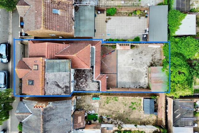 8 bed detached house for sale