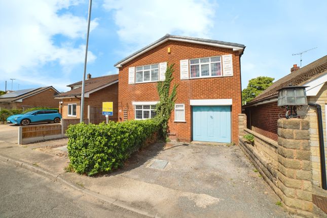 4 bed detached house for sale