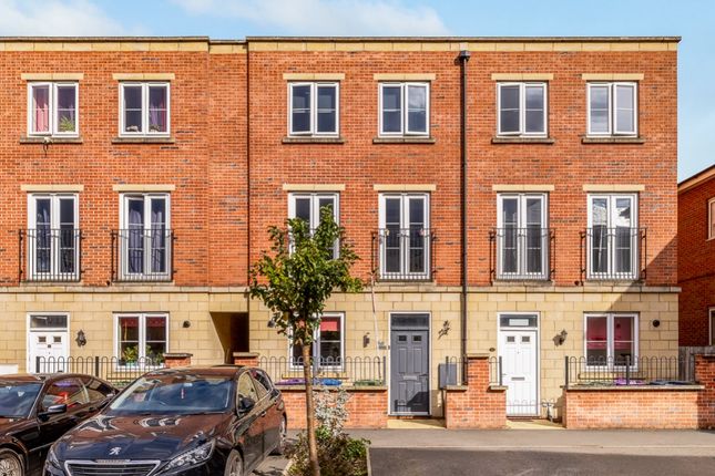 4 bed terraced house for sale