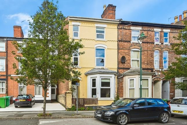 4 bed end terrace house for sale