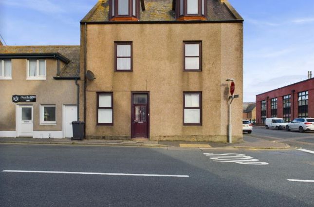 6 bed end terrace house for sale