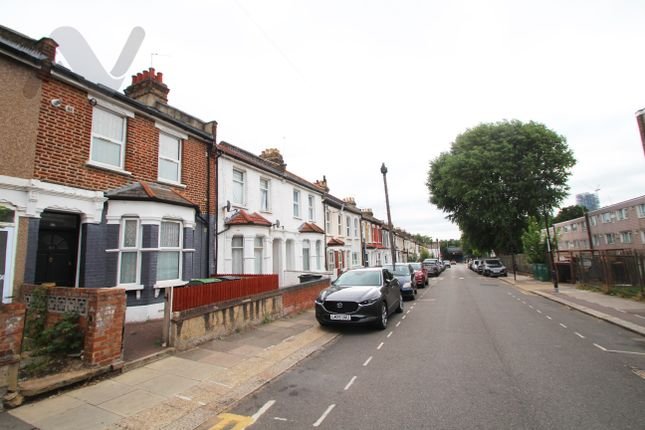 4 bed terraced house for sale