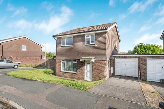 5 bed link-detached house for sale