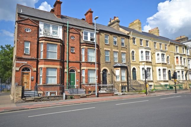 8 bed town house for sale
