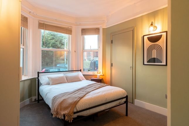5 bed property for sale