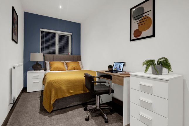 5 bed terraced house for sale