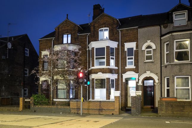 7 bed terraced house for sale