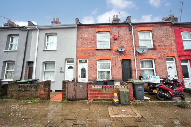 3 bed terraced house for sale