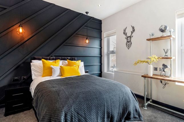 6 bed end terrace house for sale