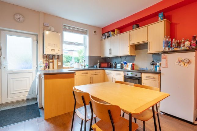 5 bed terraced house for sale