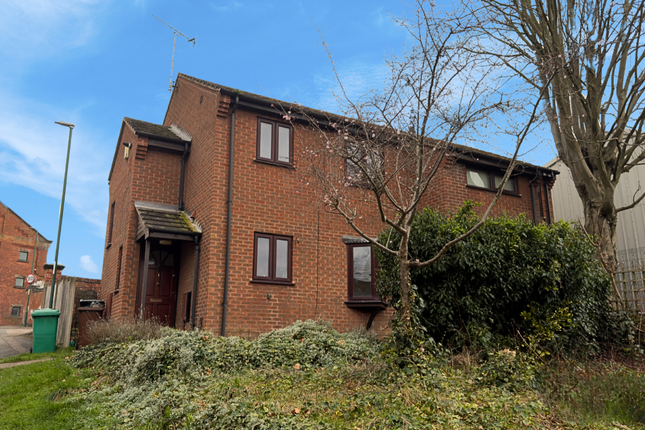 2 bed semi-detached house for sale