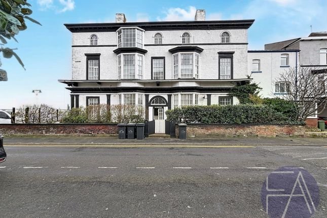 4 bed flat for sale