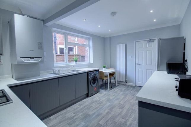 5 bed semi-detached house for sale