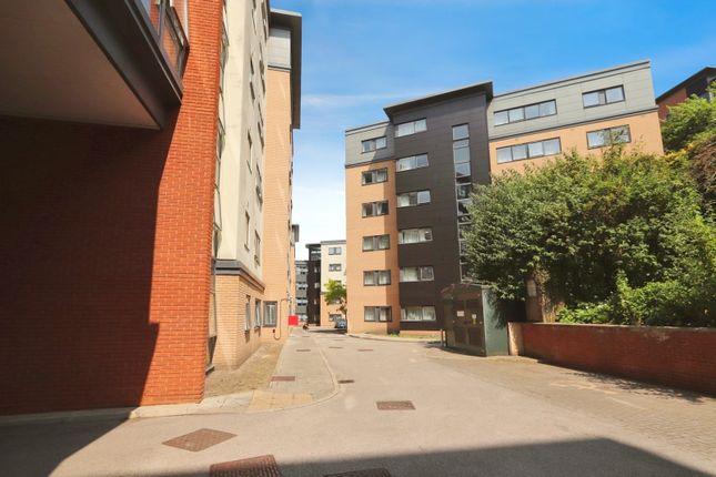 4 bed flat for sale