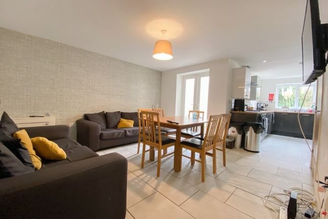 6 bed terraced house for sale