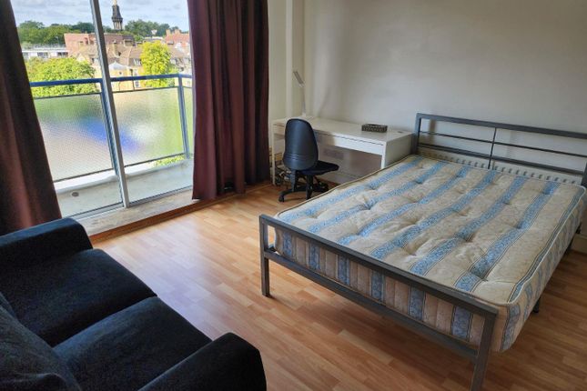 3 bed flat for sale